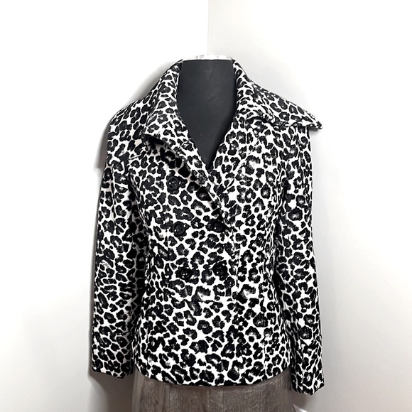 New Leopard double breasted coat! 2 side pockets, fully lined 5 button closure! - Picture 4 of 10